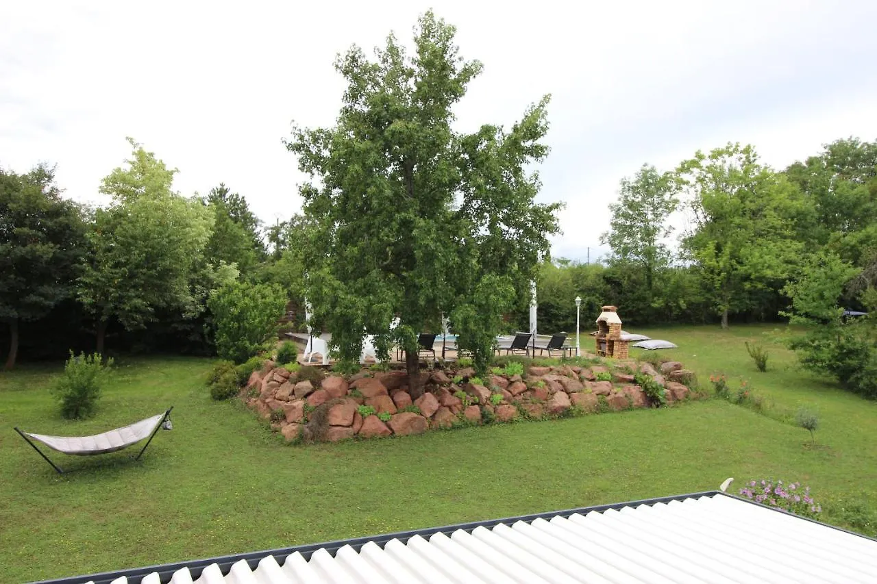 Le Grain De Louise Bed & Breakfast Lancie 0*,